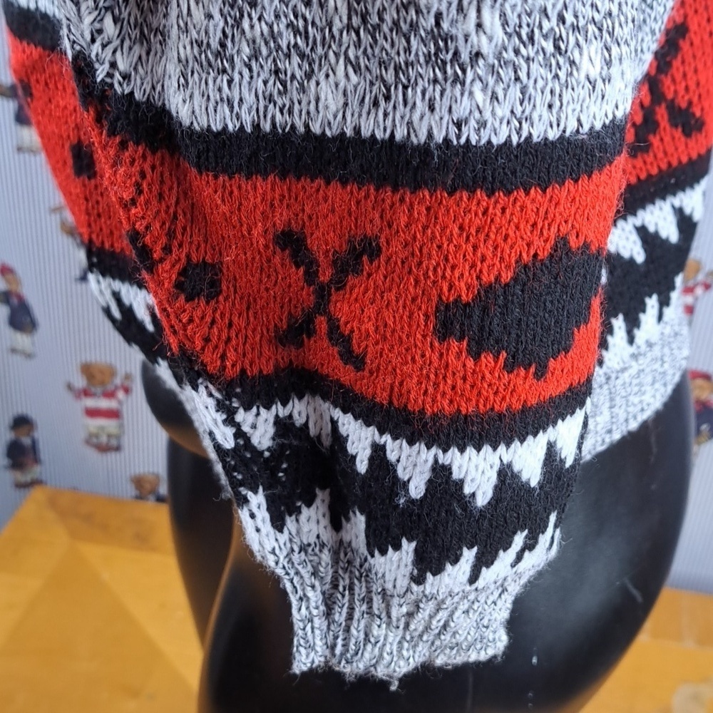 Vintage Adele Knitwear tribal arrows grampa gray & red Med chunky knit sweater - Picture 6 of 7